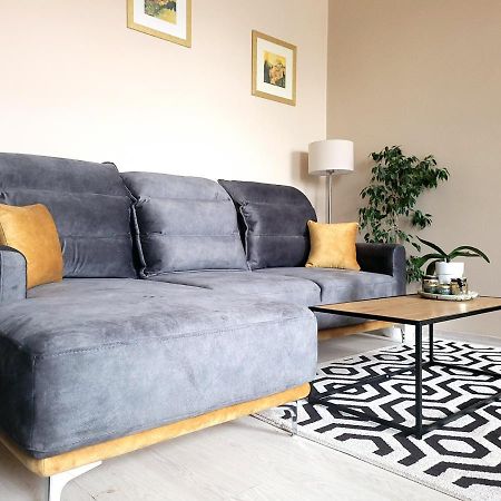 Cozy 2 Room Apartment In The Oldtown Of Klaipėda Exteriör bild