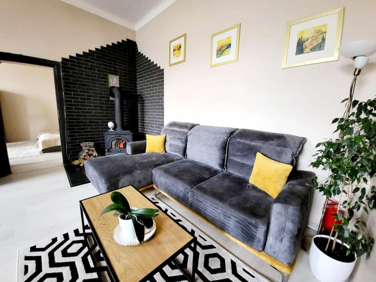 Cozy 2 Room Apartment In The Oldtown Of Klaipėda Exteriör bild